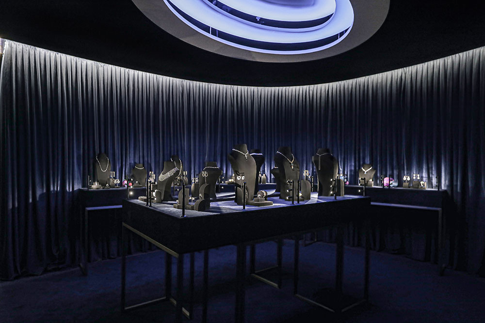 Immerse Yourself In The Ultimate Louis Vuitton Experience In Dubai